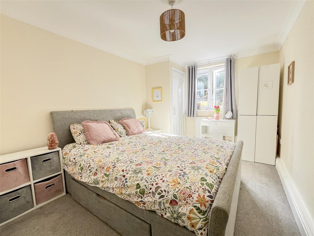 Additional image 9 of 2 bed flat for saleStation Road, Heathfield TN21