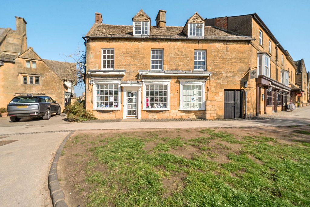 Property photo 1 of 9 Front View