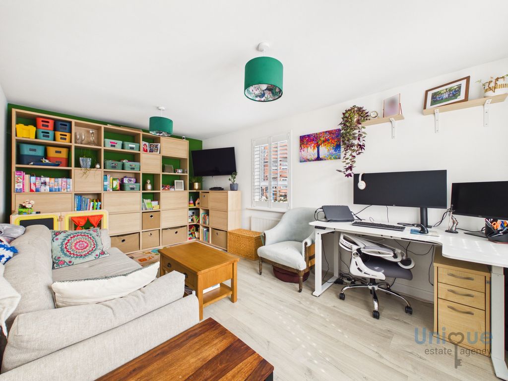Property photo 2 of 31