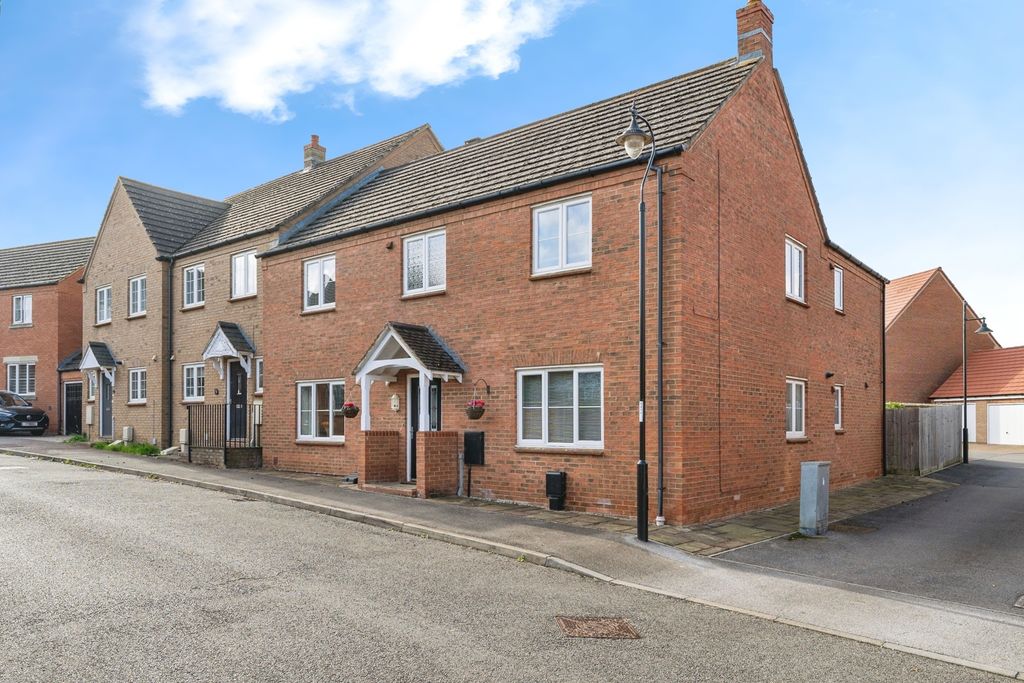 Property photo 3 of 28 Photo