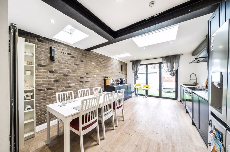 Property photo 3 of 16 Photo 6