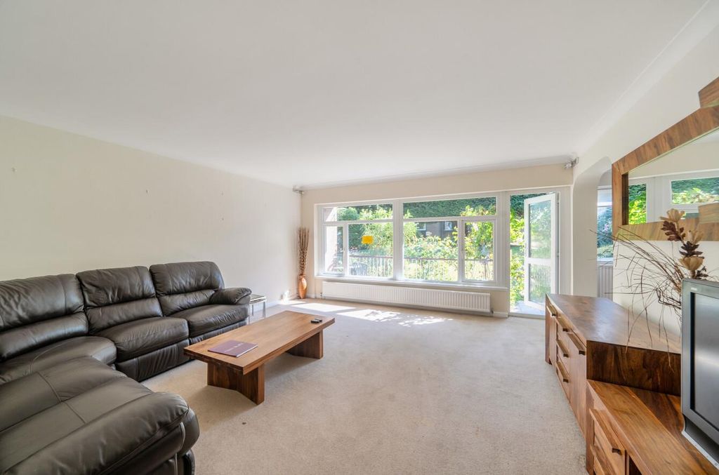 Property photo 2 of 14 Davidson Frost-Wellings, Dfw, Hewett Close, Stanmo