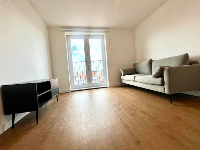 Property photo 3 of 9 Lounge