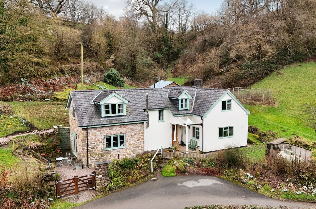 Property photo 1 of 36 -699Dd8Ff4Ae1E-l-1410121-11-1