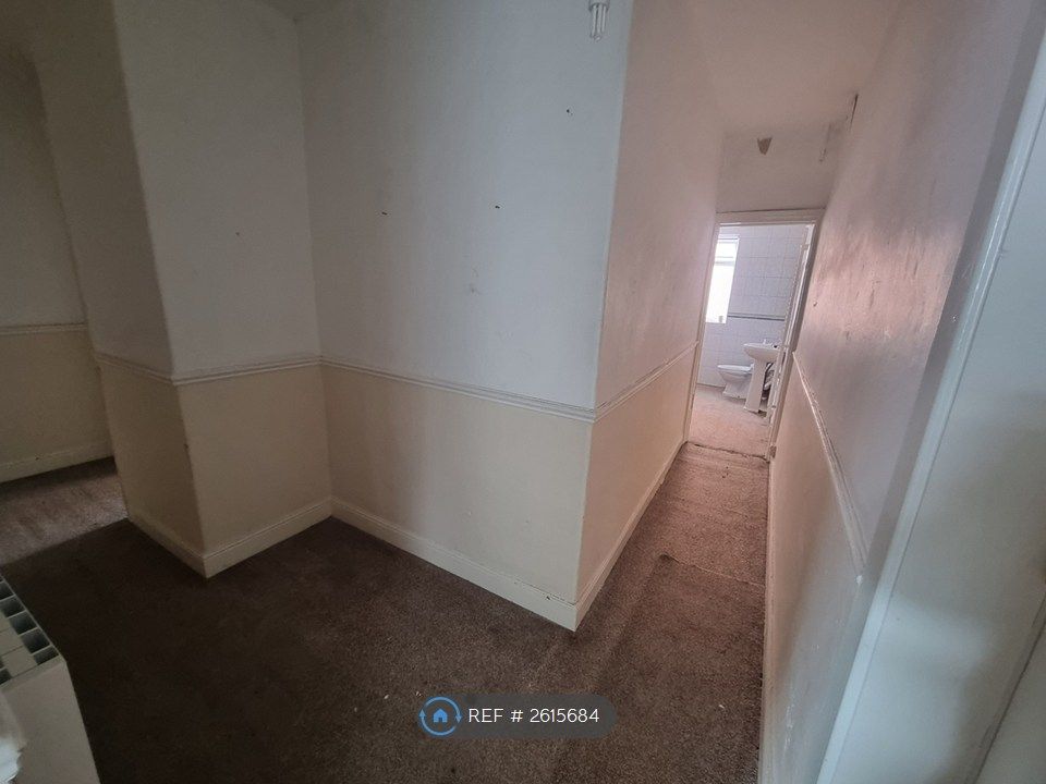Property photo 3 of 9 Hallway
