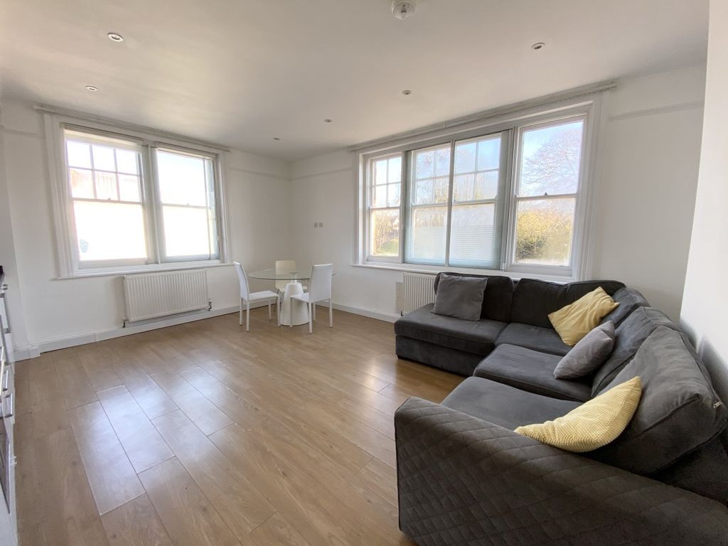 Property photo 2 of 8