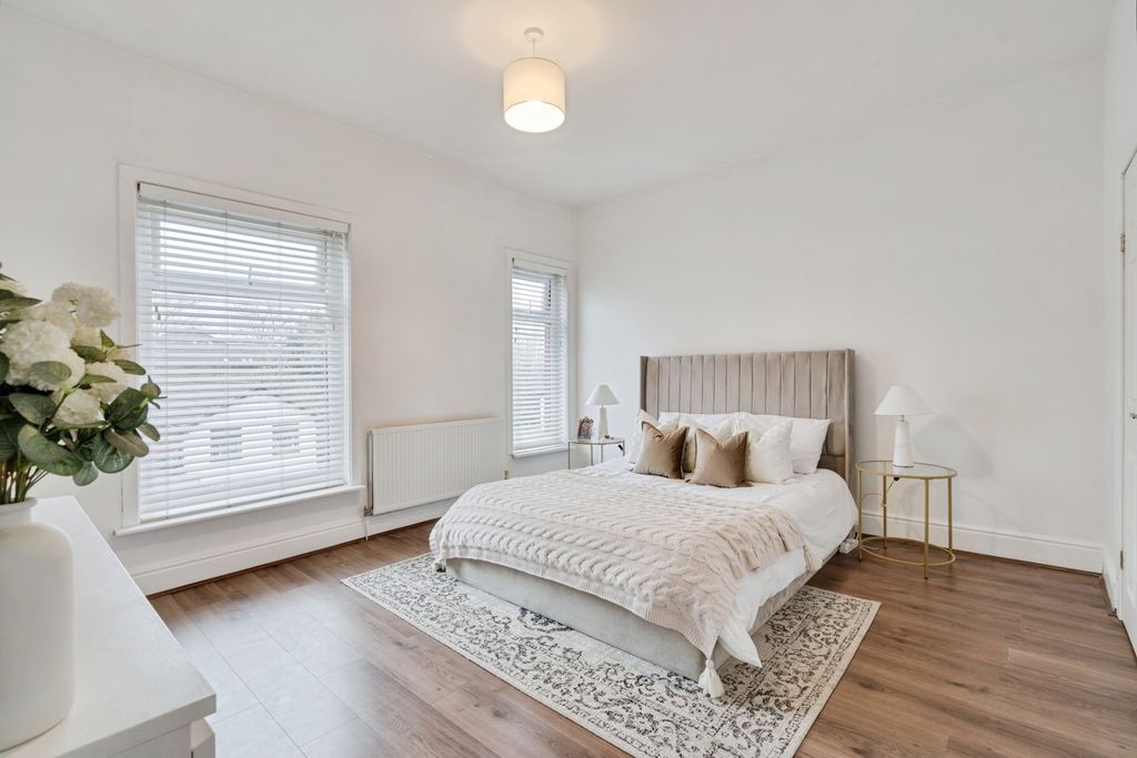 Property photo 1 of 26 Pbox-Img.Jpg