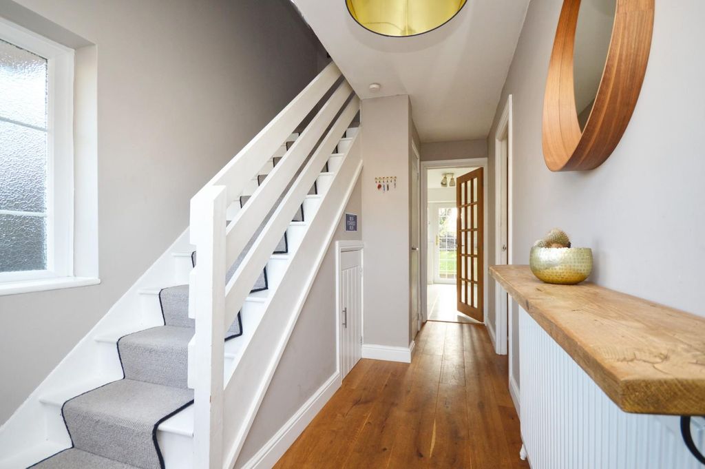 Property photo 2 of 24 Hallway