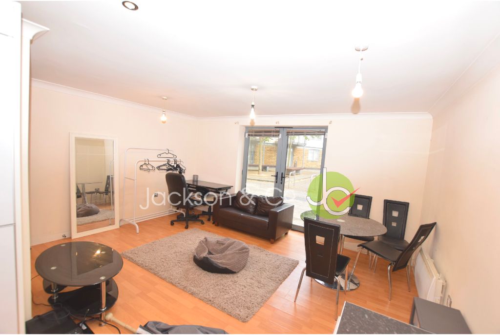 Property photo 3 of 5