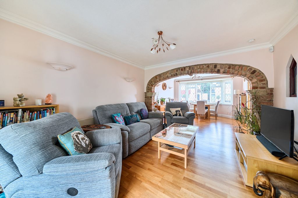 Property photo 2 of 20 1348903-3-68B974c...