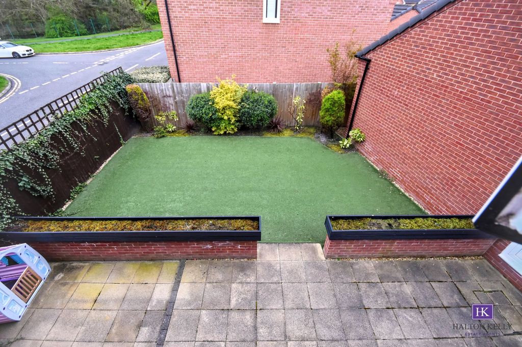 Property photo 3 of 3