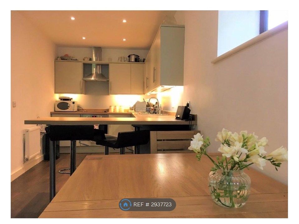 Property photo 2 of 10 Kitchen