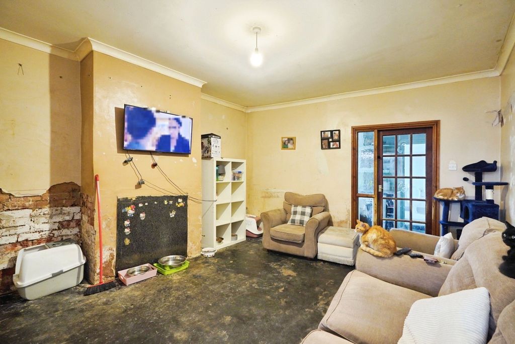 Property photo 3 of 16 Photo