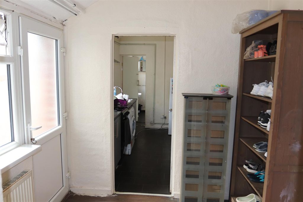 Property photo 3 of 20 Entrance