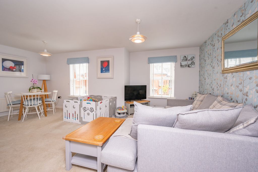 Property photo 2 of 12