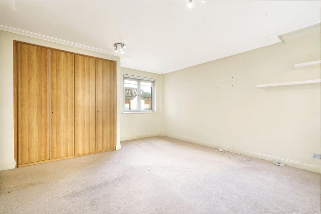 Property photo 2 of 9 Picture No. 10