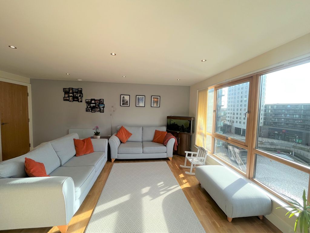 Property photo 3 of 11