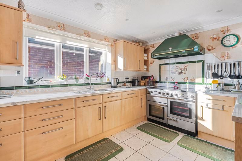 Property photo 3 of 22 Kitchen/ Diner