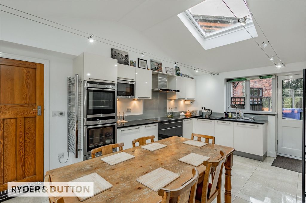 Property photo 2 of 23 Kitchen