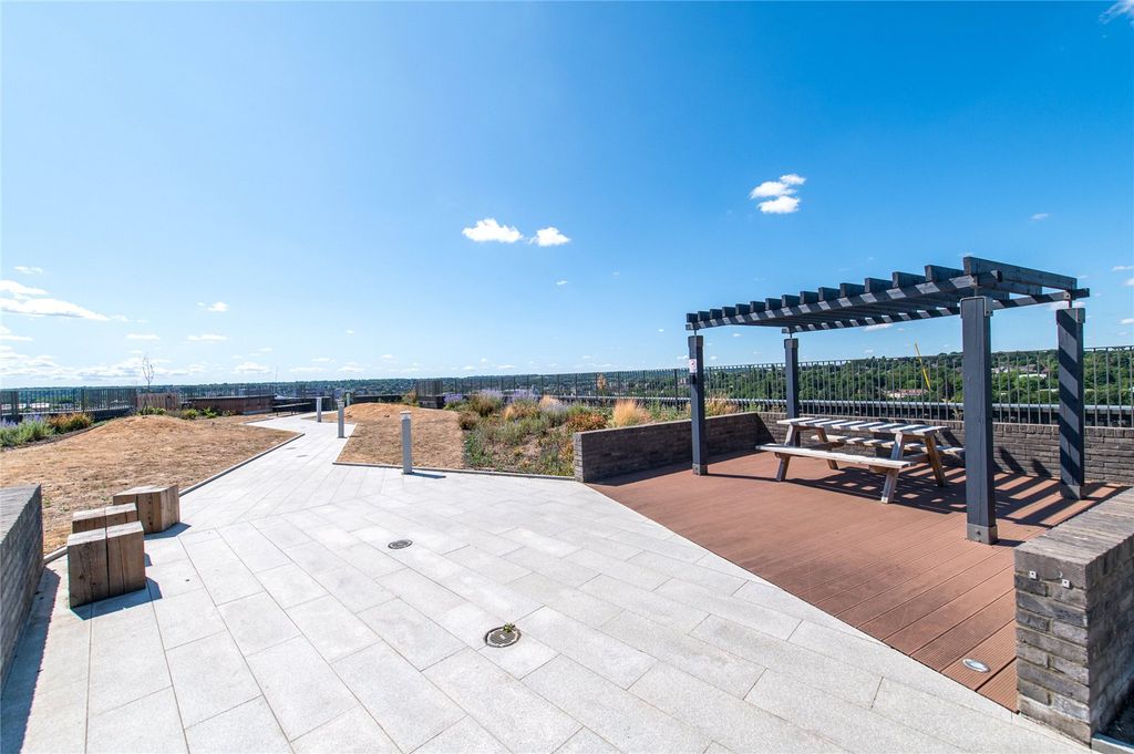 Property photo 2 of 8 Picture 2