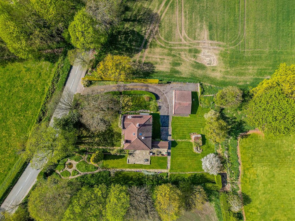 Property photo 2 of 28