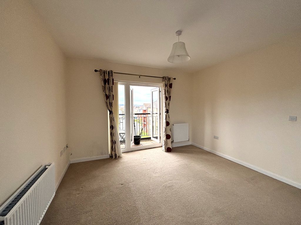 Property photo 3 of 12 Living Room