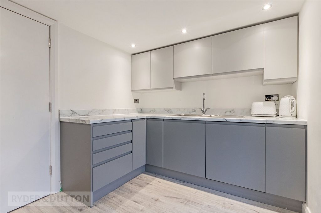 Property photo 2 of 20 Kitchen