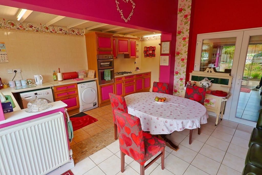 Property photo 2 of 14 Kitchen Diner