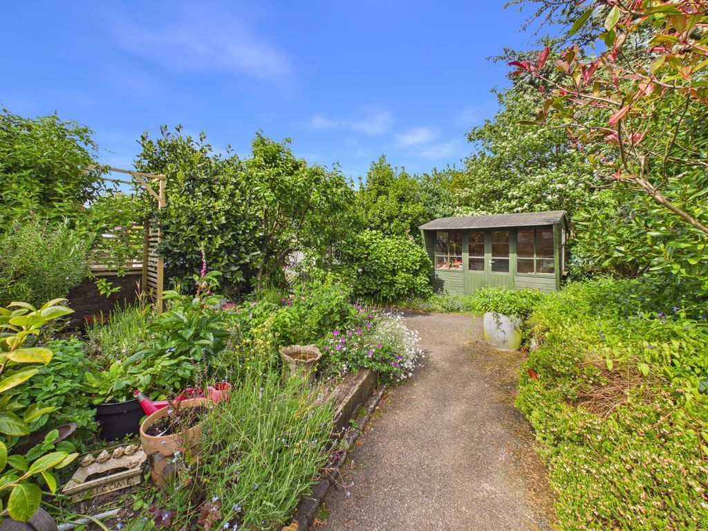 Property photo 2 of 18 Garden