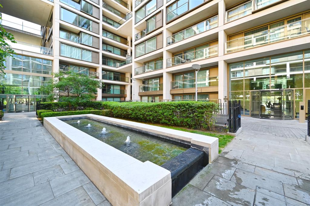 Property photo 3 of 20 84-85-Lord-Kensington-House (13).Jpg