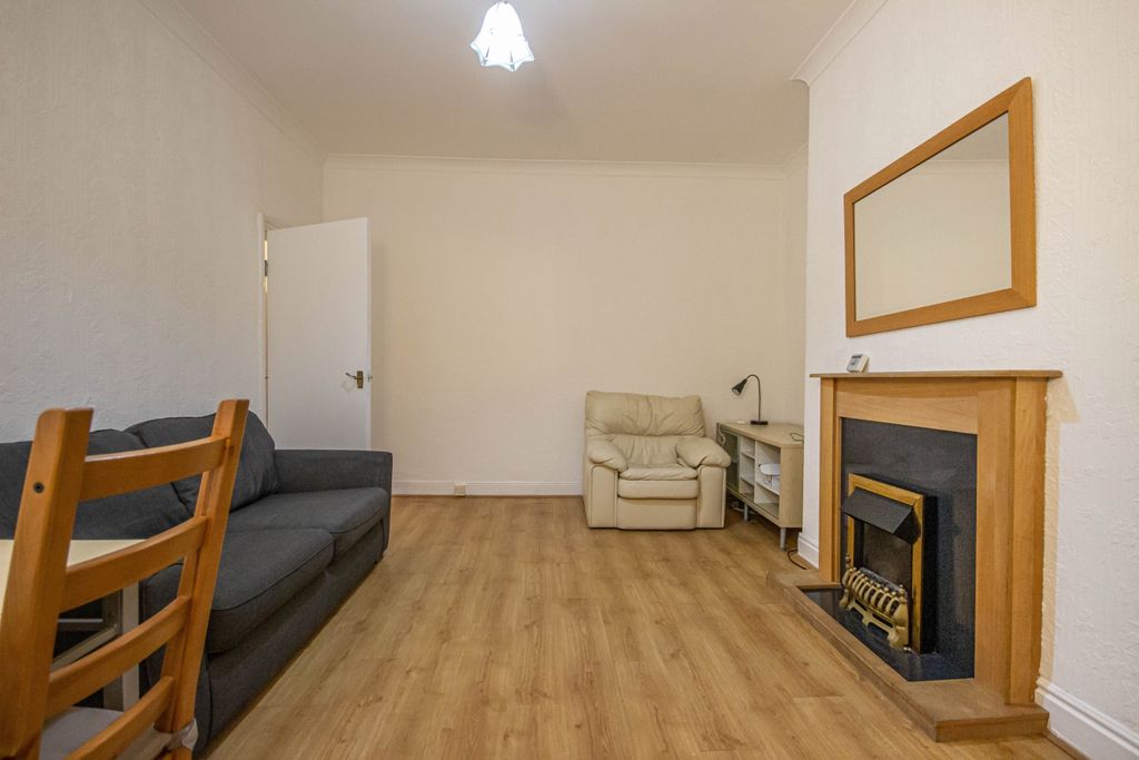 Property photo 2 of 13 2