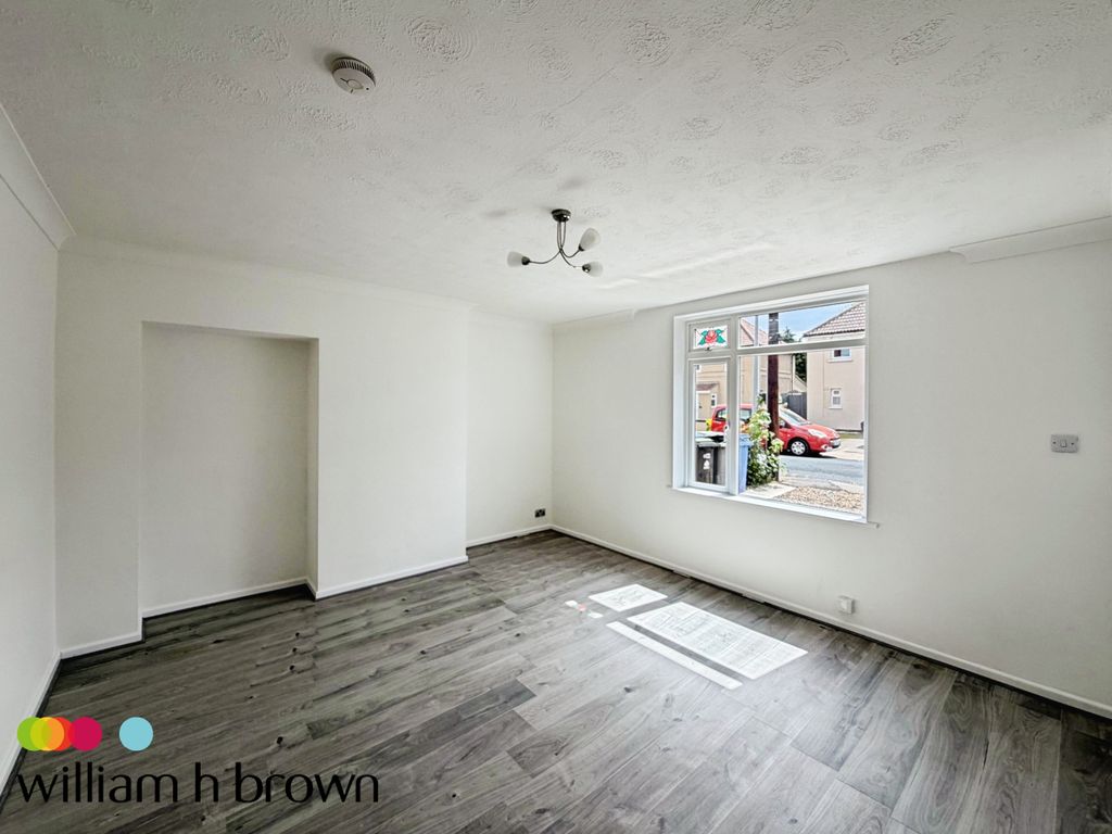 Property photo 3 of 15 Living Room