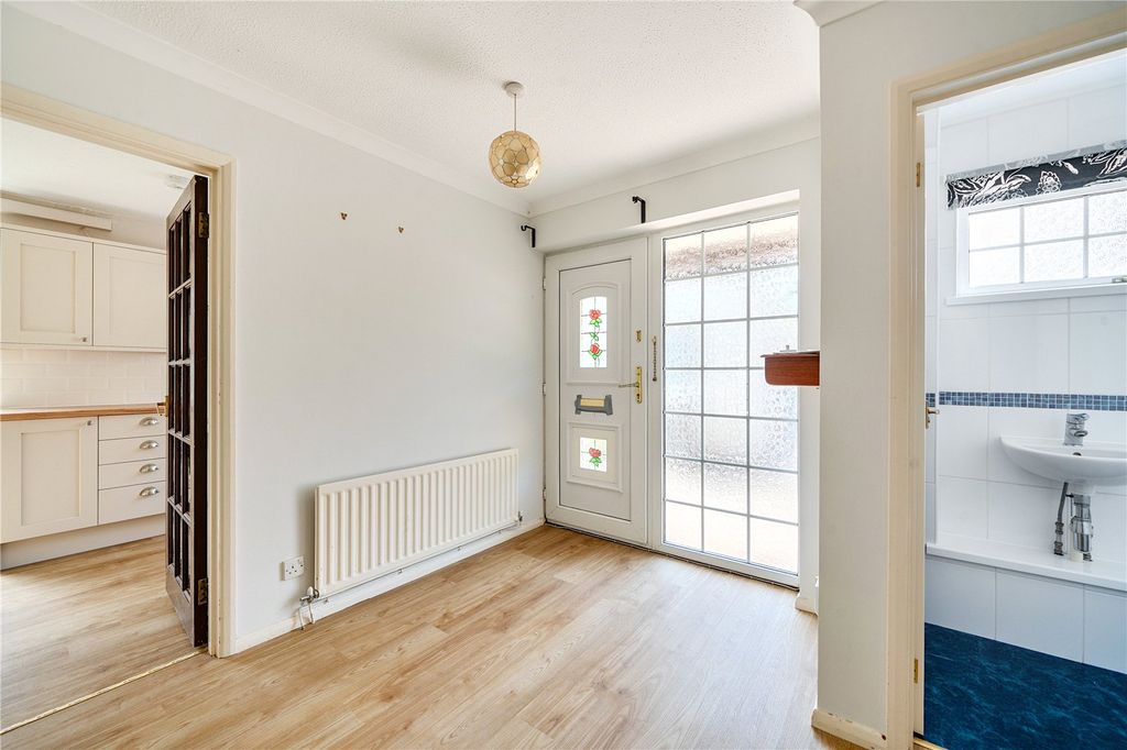 Property photo 3 of 11 Entrance