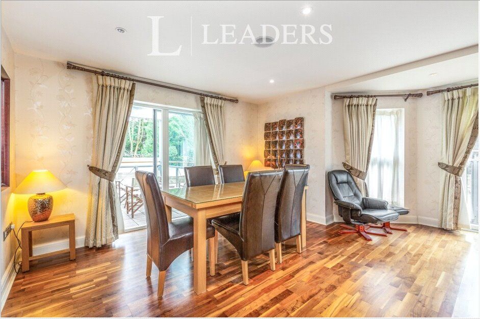 Property photo 3 of 17 Picture No. 02