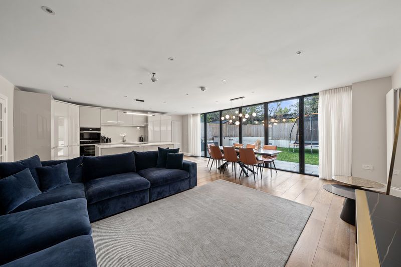 Property photo 2 of 33 Photo 11