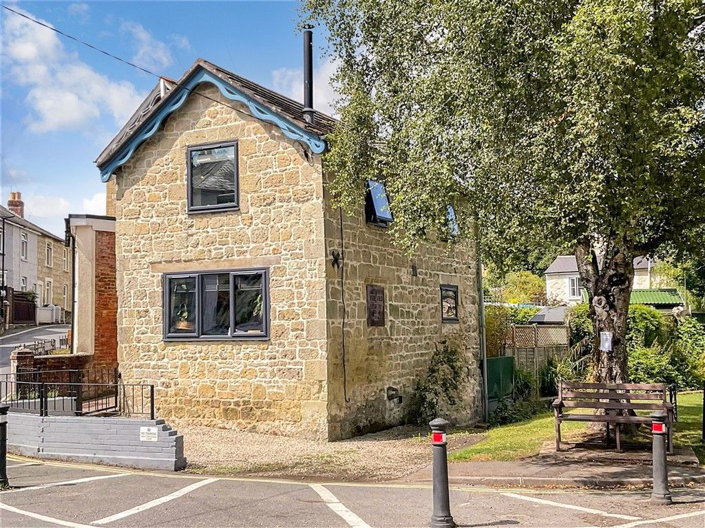 Property photo 1 of 15 Front Aspect