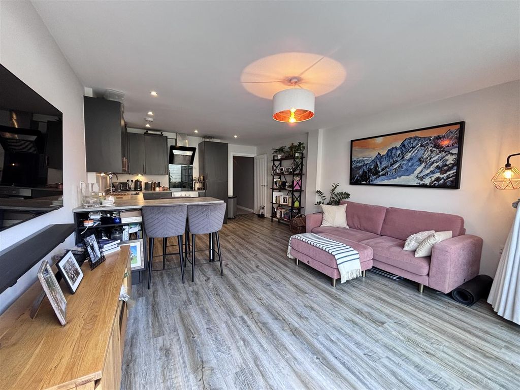 Property photo 2 of 14 Lounge 1.Jpg