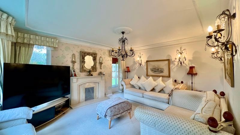 Property photo 3 of 34 Photo 10