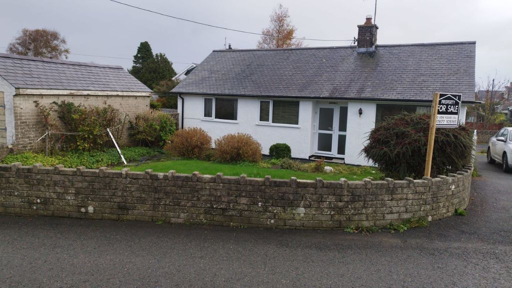 Property photo 2 of 11