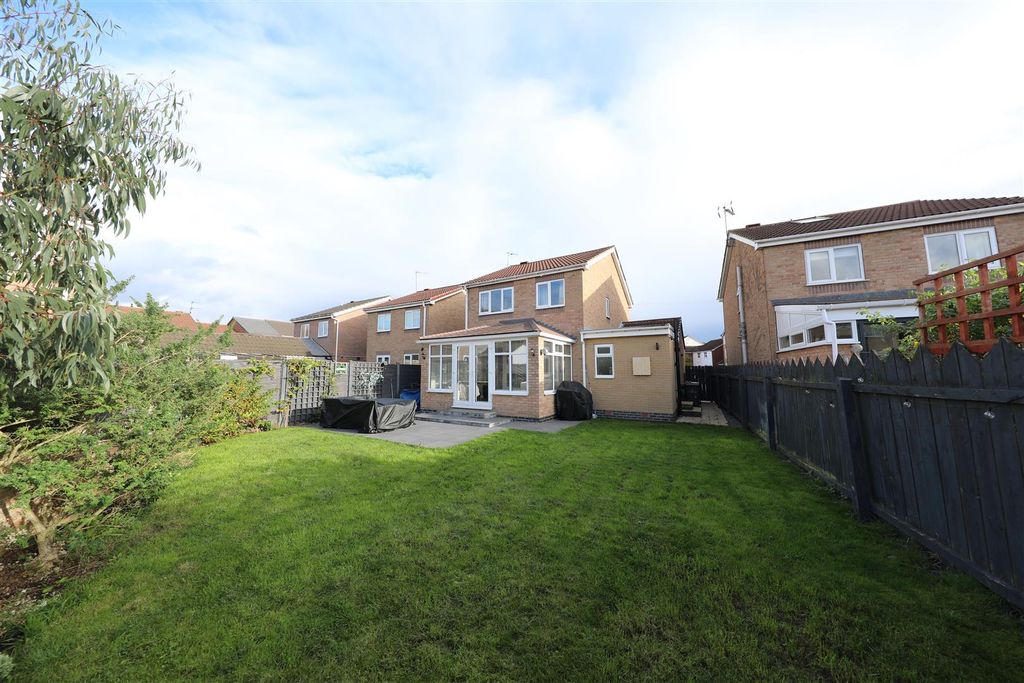 Property photo 3 of 21 Outside