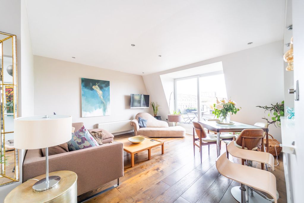 Property photo 3 of 15 Mba02095
