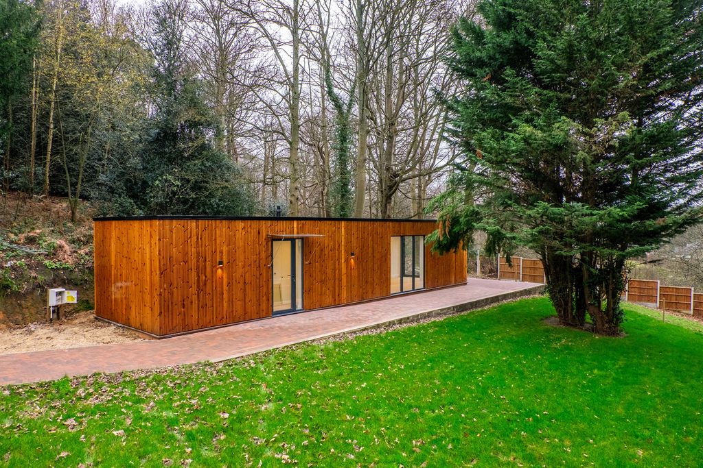 Property photo 1 of 22