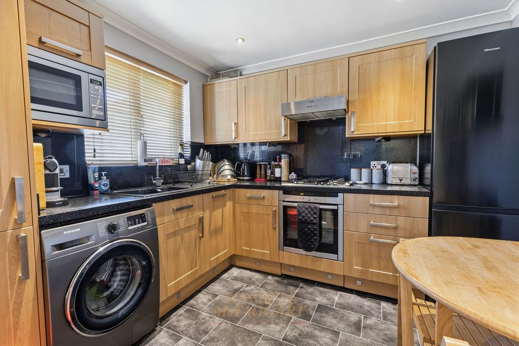 Property photo 2 of 22