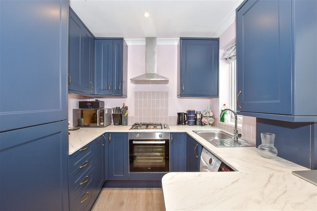 Property photo 3 of 6 Kitchen