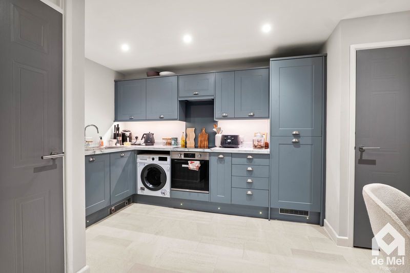 Property photo 3 of 11 Photo 8