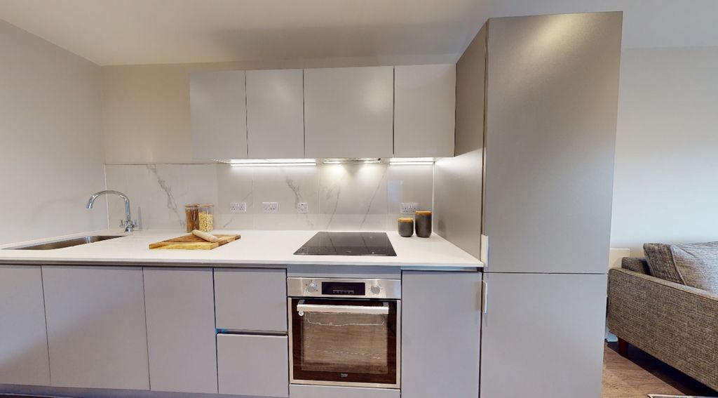 Property photo 2 of 18 Kitchen