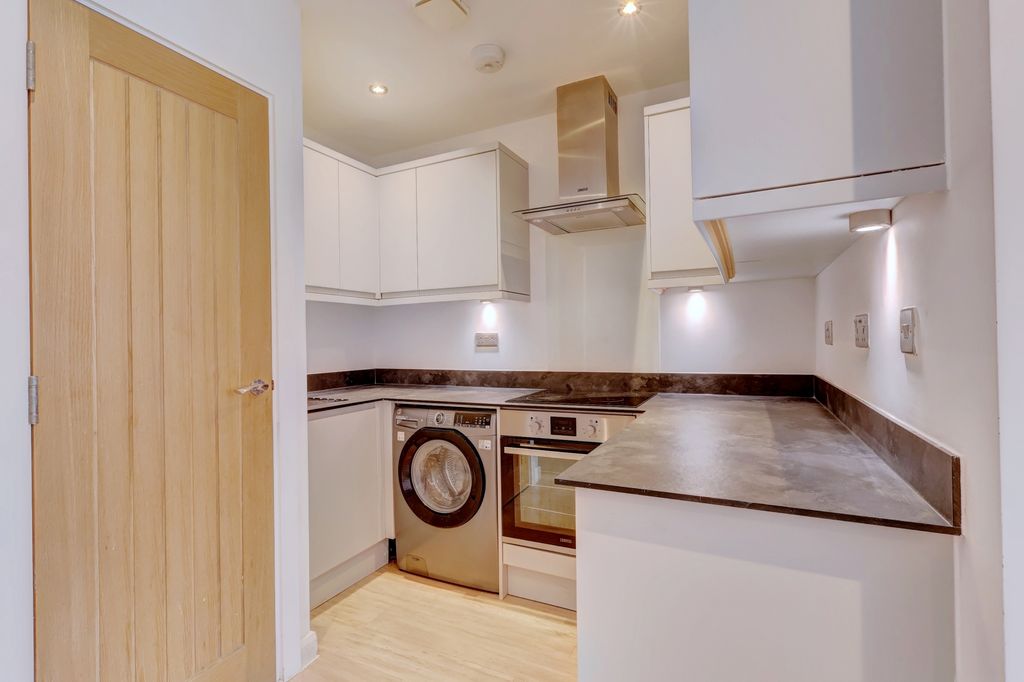 Property photo 2 of 7 Picture No. 05