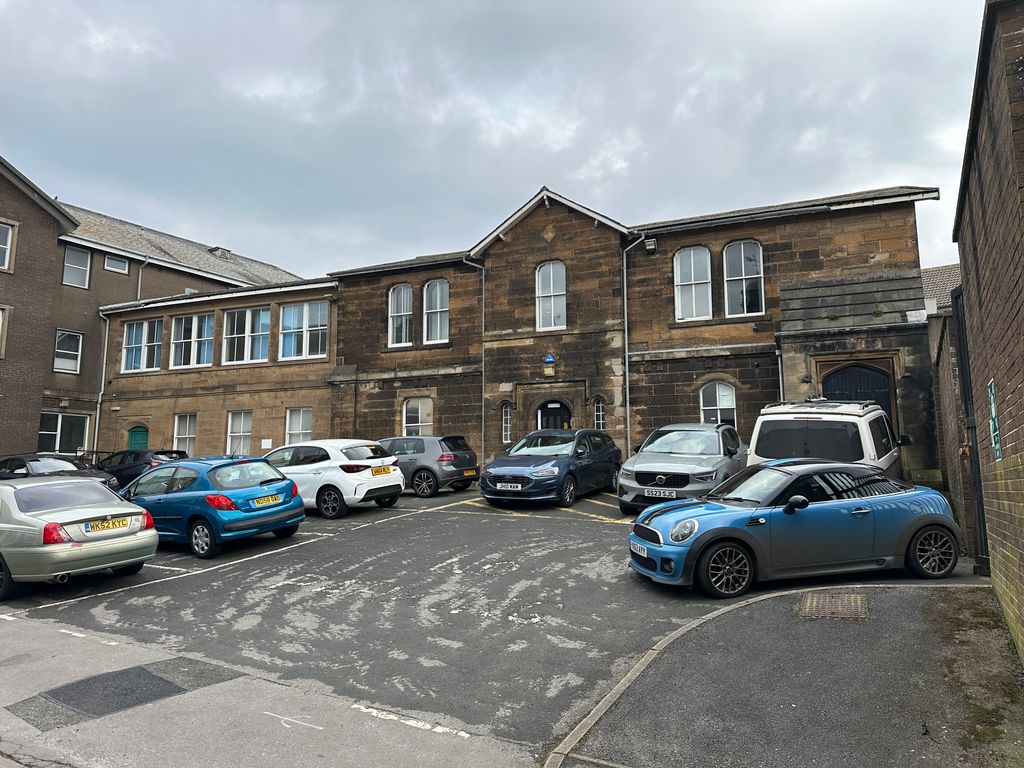 Property photo 1 of 3