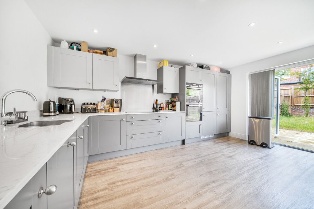 Property photo 2 of 18 1454632-3-6A05c73...