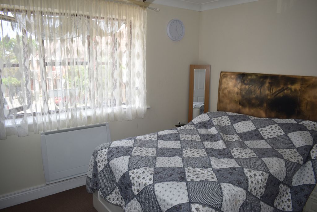 Property photo 3 of 8 Gallery